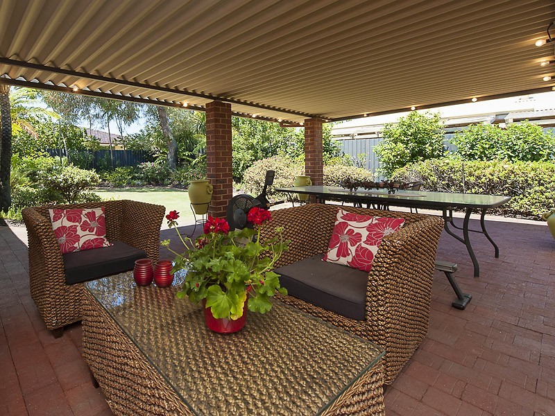 13 Envall Way, Leeming WA 6149