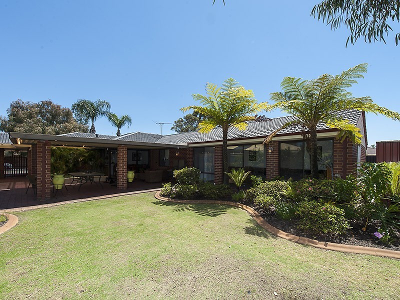 13 Envall Way, Leeming WA 6149