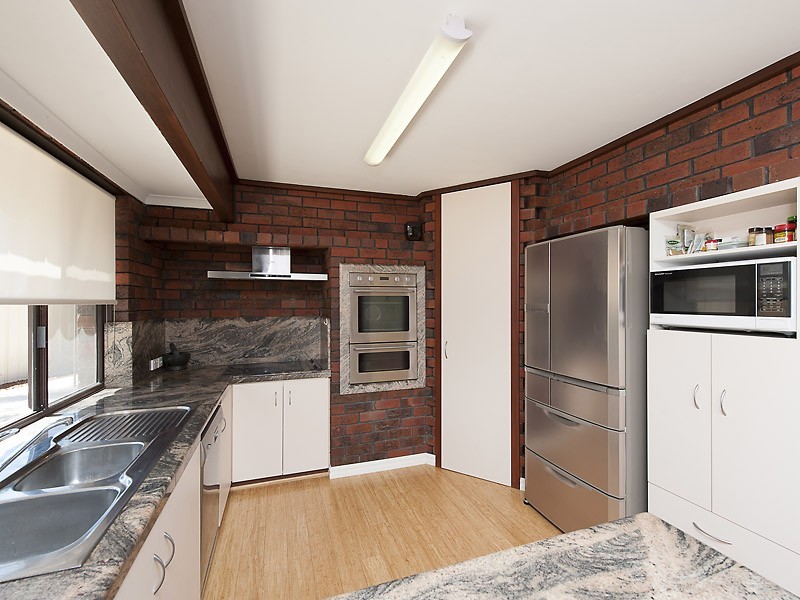 8 Timbrell Way, Leeming WA 6149