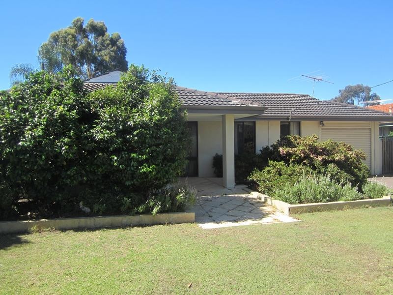 4 Paperbark Drive, Willetton WA 6155