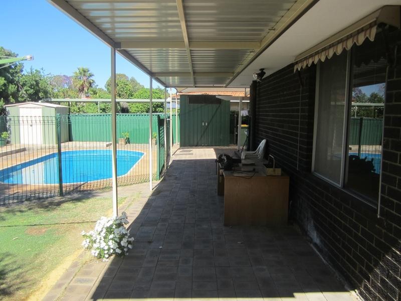 4 Paperbark Drive, Willetton WA 6155