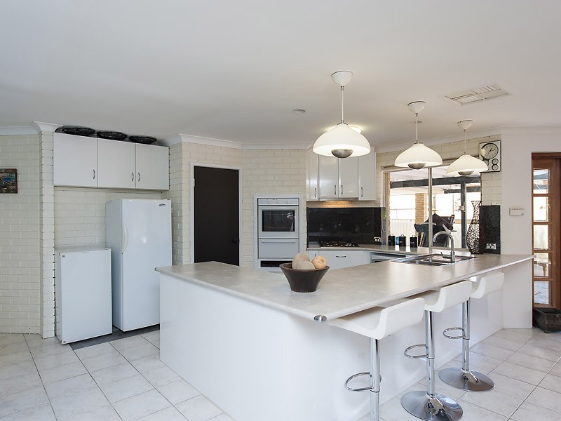 11 McGuiness Drive, Leeming WA 6149