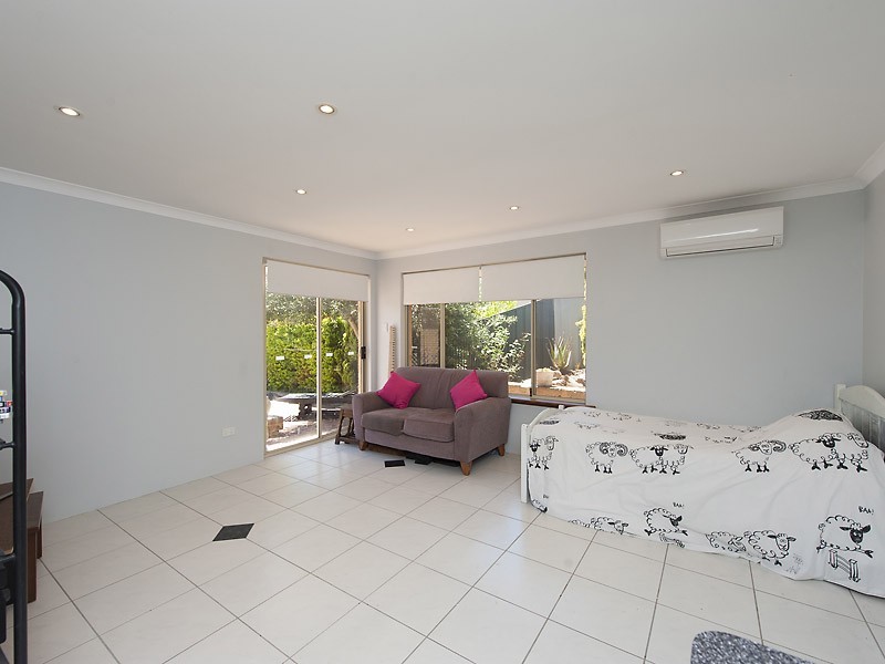 11 McGuiness Drive, Leeming WA 6149