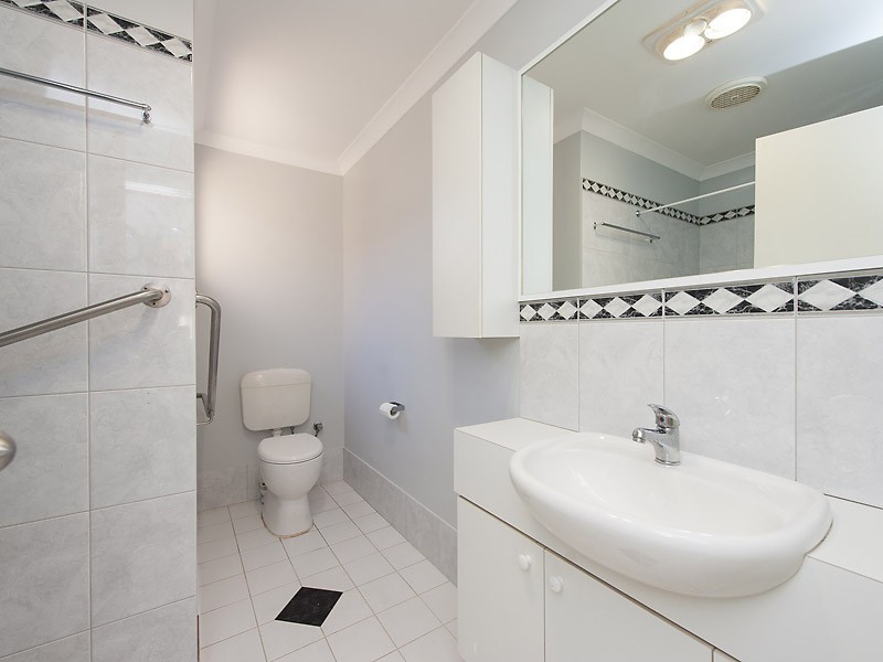 11 McGuiness Drive, Leeming WA 6149