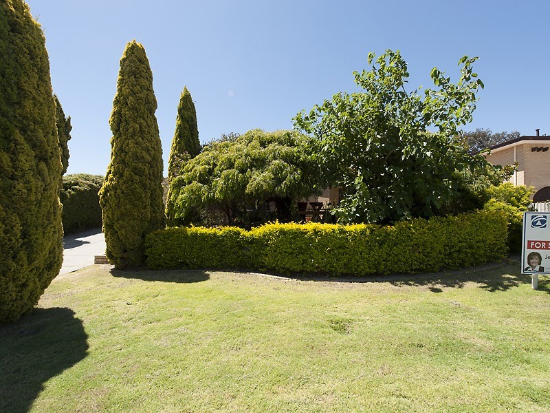 11 McGuiness Drive, Leeming WA 6149