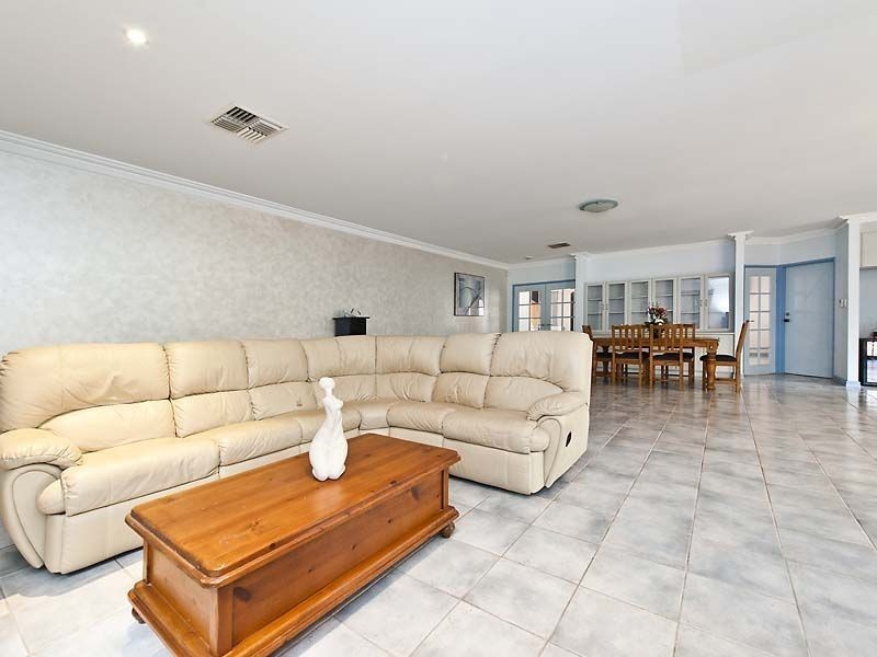 153 Glen Iris Drive, Jandakot WA 6164