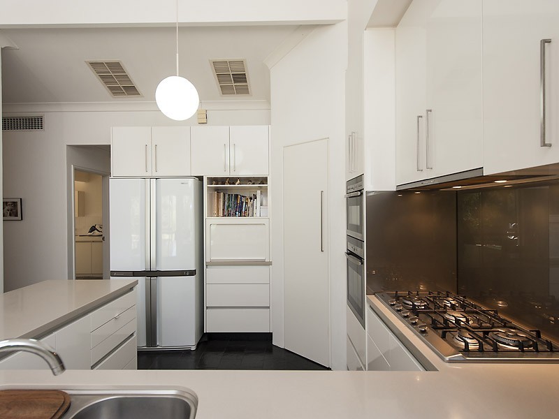 7 Upson Court, Leeming WA 6149