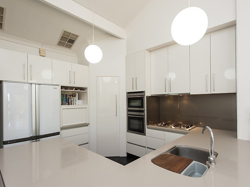 7 Upson Court, Leeming WA 6149