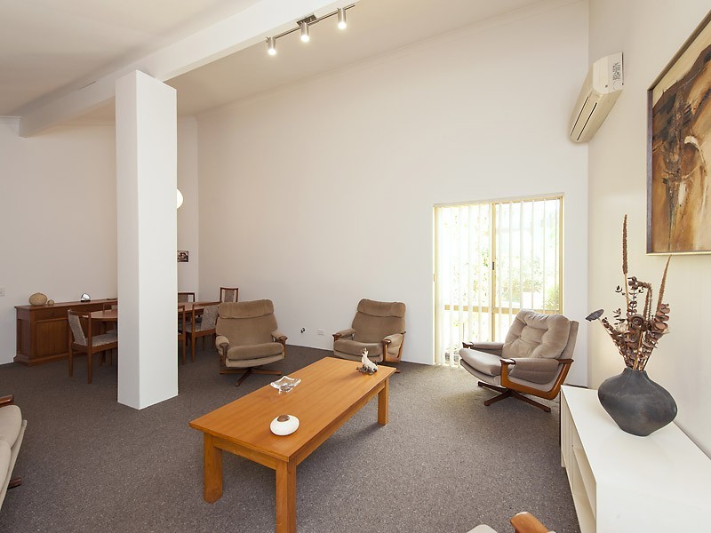 7 Upson Court, Leeming WA 6149