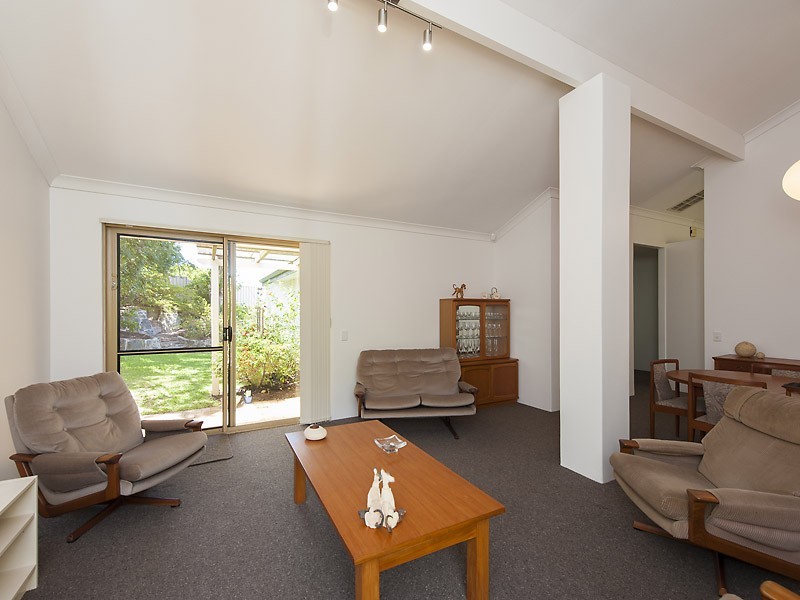 7 Upson Court, Leeming WA 6149