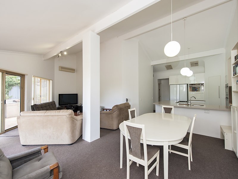 7 Upson Court, Leeming WA 6149