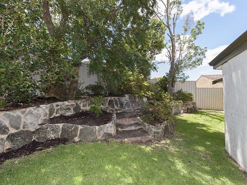 7 Upson Court, Leeming WA 6149