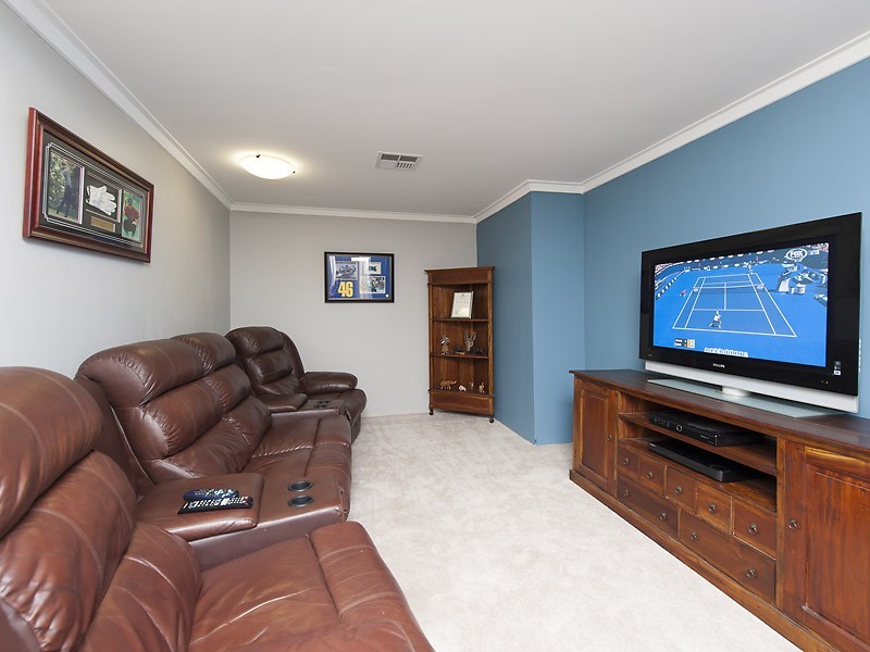 92 Aulberry Parade, Leeming WA 6149