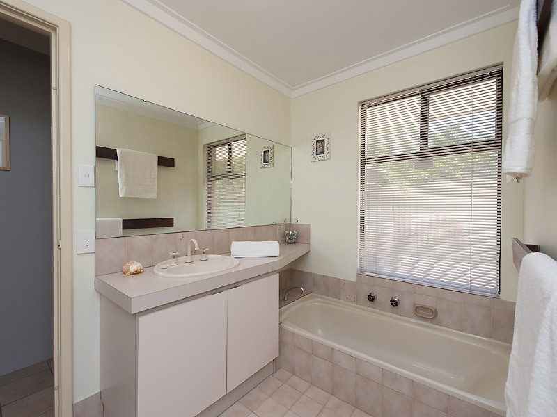 92 Aulberry Parade, Leeming WA 6149