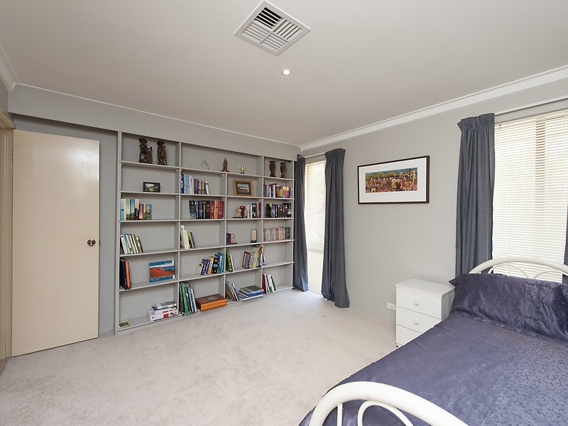 92 Aulberry Parade, Leeming WA 6149