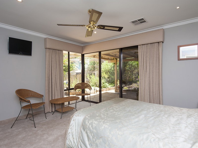 92 Aulberry Parade, Leeming WA 6149