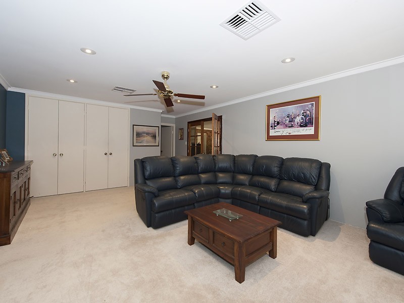 92 Aulberry Parade, Leeming WA 6149