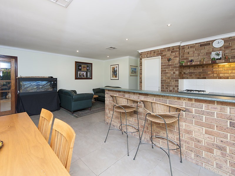 92 Aulberry Parade, Leeming WA 6149