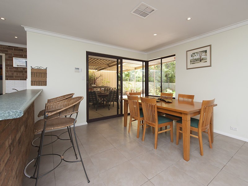 92 Aulberry Parade, Leeming WA 6149