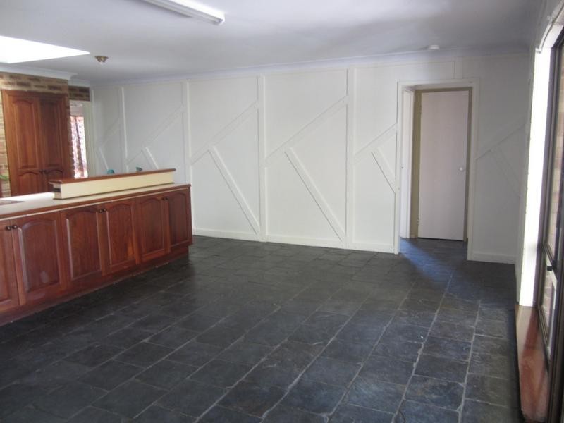 4 Irwin Street, Leeming WA 6149