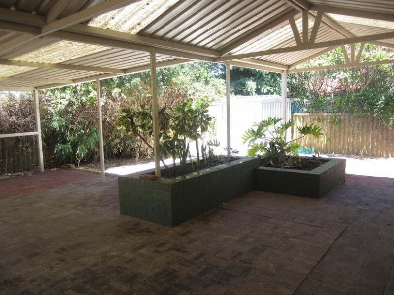 4 Irwin Street, Leeming WA 6149