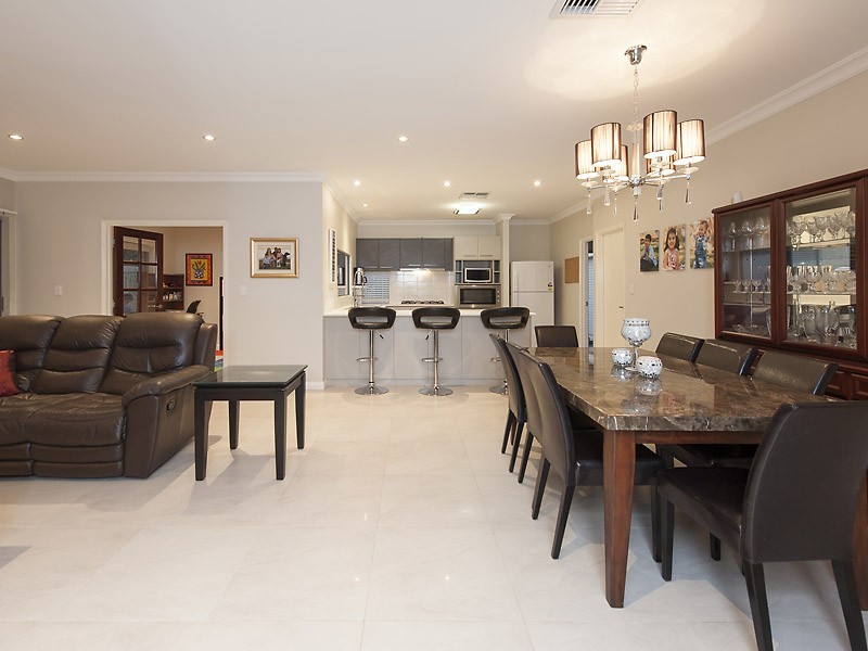 11 London Way, Bateman WA 6150
