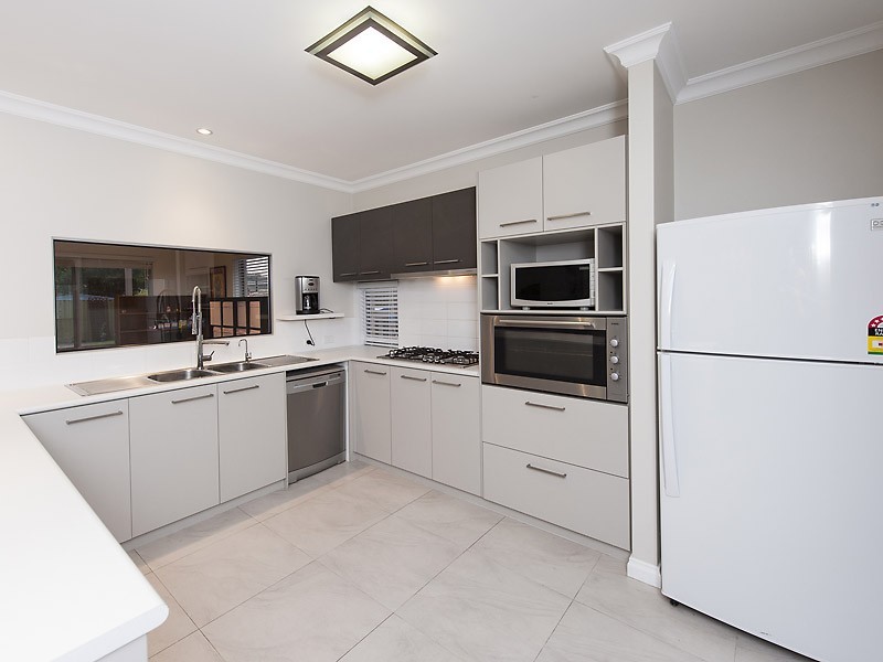 11 London Way, Bateman WA 6150