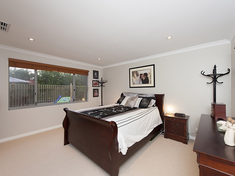 11 London Way, Bateman WA 6150