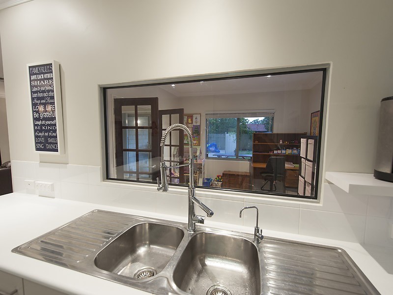 11 London Way, Bateman WA 6150