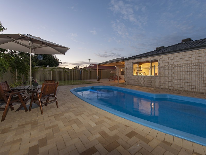 11 London Way, Bateman WA 6150