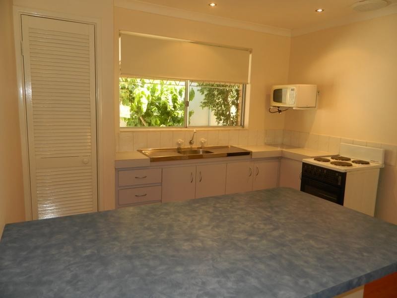 2 Saxon Place, Bateman WA 6150