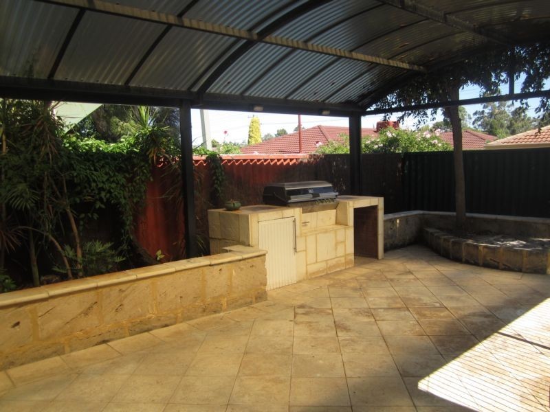 16 Rockett Way, Bull Creek WA 6149