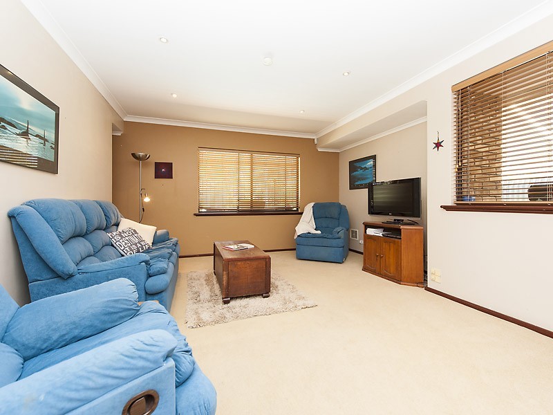 9 Grady Close, Leeming WA 6149