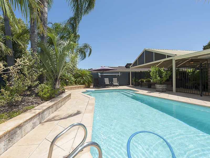9 Grady Close, Leeming WA 6149
