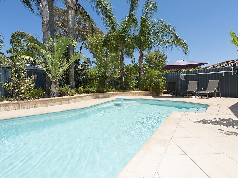 9 Grady Close, Leeming WA 6149