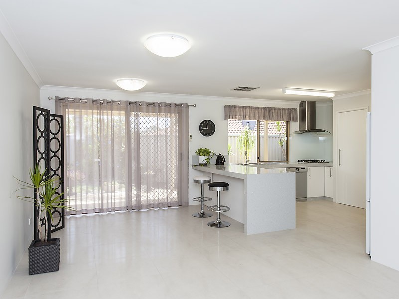 1 Chartwell Place, Leeming WA 6149