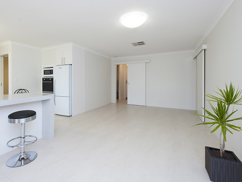 1 Chartwell Place, Leeming WA 6149