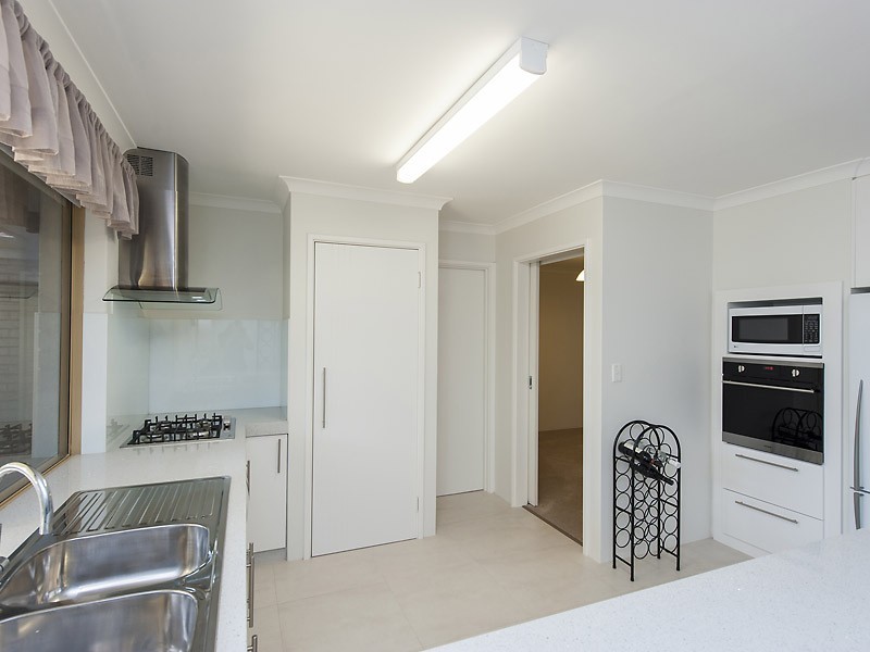 1 Chartwell Place, Leeming WA 6149