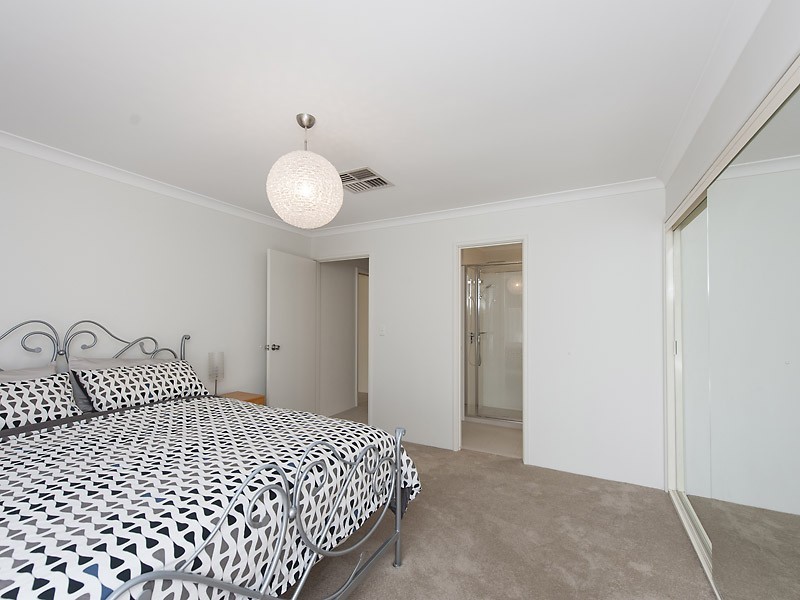 1 Chartwell Place, Leeming WA 6149