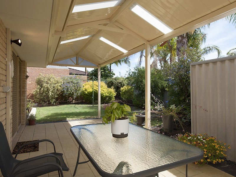 1 Chartwell Place, Leeming WA 6149