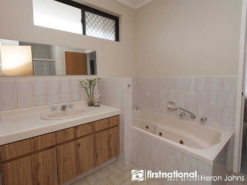 23B Nicholson Loop, Bateman WA 6150