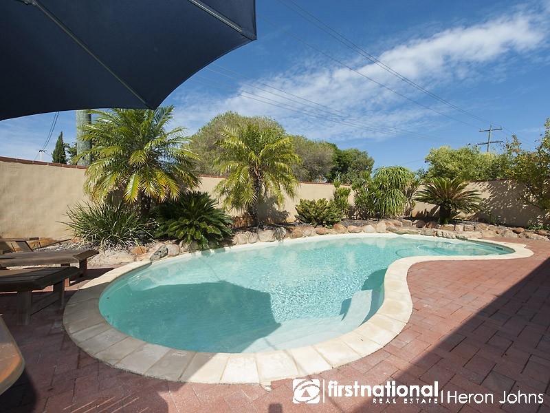 5 Parry Avenue, Bateman WA 6150