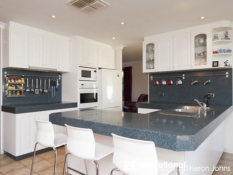 2 Burren Gate, Willetton WA 6155