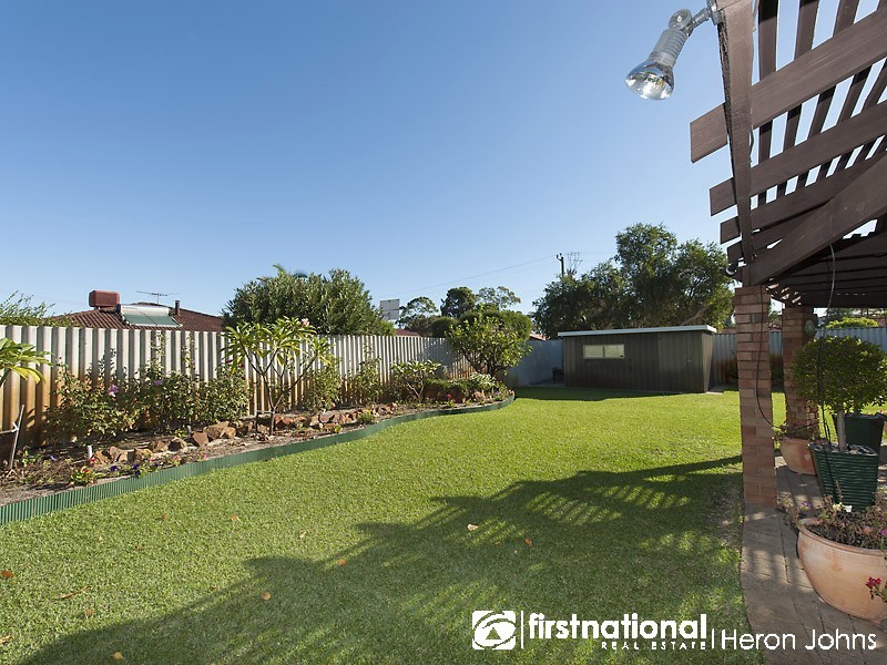 2 Burren Gate, Willetton WA 6155