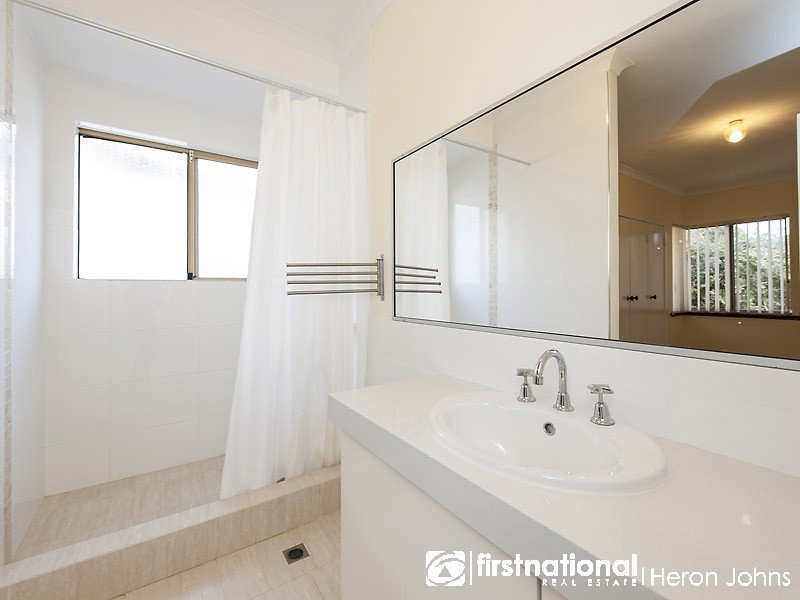 6 Kingston Place, Kardinya WA 6163