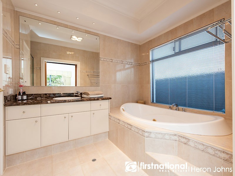6 Spigl Way, Bateman WA 6150