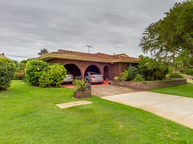 2 Albatross Pass, Willetton WA 6155