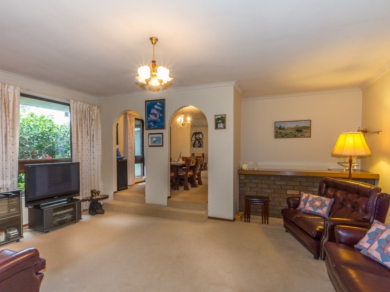 2 Albatross Pass, Willetton WA 6155