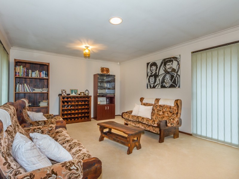 2 Albatross Pass, Willetton WA 6155