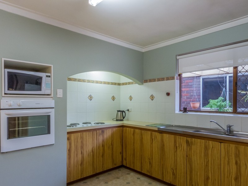 2 Albatross Pass, Willetton WA 6155